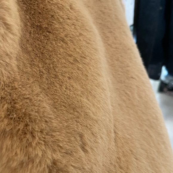 NWT!! Magaschoni Women Camel Faux Fur Coat size S - Picture 9 of 14